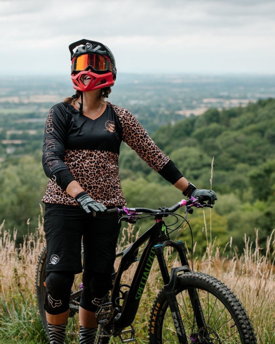 Women's Mountain Bike Shorts | Flow Shorts | Stealth Black - Unbound Collective